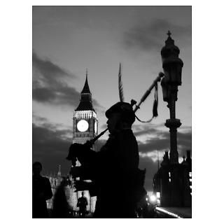 Framed   Bagpipes over Thames Poster