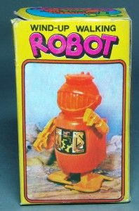 Scarce Vintage Hong Kong Wind Up Robot with Moving Arms Old Stock