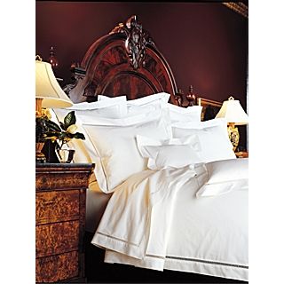 Etoile bed linen range in blanc   