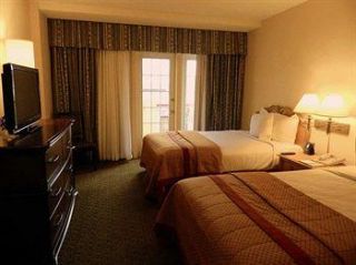 New Orleans ~ 3 Days & 2 Nights @ Embassy Suites with free meals or