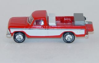 Hot Wheels 1979 Ford F 150 Pickup w/ Toolbox and Dog Crate 1:64 Scale