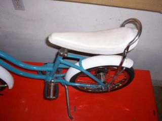 SCHWINN STINGRAY PIXIE VINTAGE MUSCLE BICYCLE FOR LIL GIRLS! NICE AND