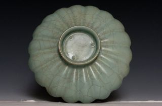 RARE Chinese Song Dynasty RU Kiln Porcelain Crackls Glaze Lotus Plate