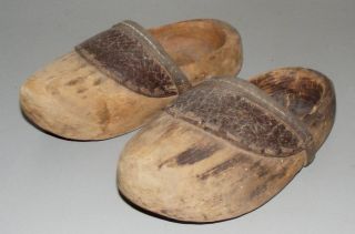 Süße KINDERSCHUHE Holzpantoffeln mit Leder um 1910