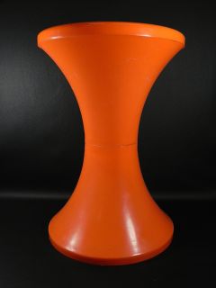 Original 70er Jahre Plastik Hocker in Farbe orange
