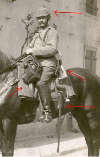 Feldgrau Reiter Kavallerie Foto mit Ausrüstung Säbel Pferd