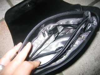 Bree Handtasche/Tasche Leder schwarz crossover wie neu
