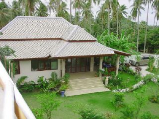 kürzlich fertiggestellte Villa im mod. Bali Thai Stil mit Meerblick