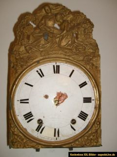 Antikes Comtoise Uhrwerk mit Messingblech Zifferblattumrandung und