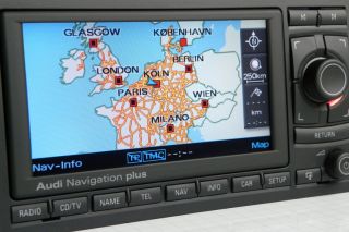 AUDI A4 RNS E DVD Navigation komplett mit Navigations DVD Europa 2007