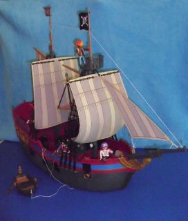 PLAYMOBIL 3940 Piratenboot mit 5 Piraten und zwei Kanonen