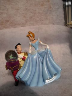 Disney Schneekugel Cinderella und Prinz mit Schuh +SALE