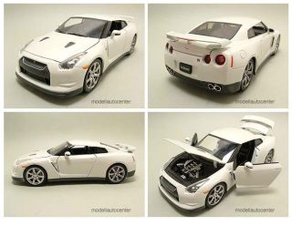 Nissan GT R 2009 perlmutt, Modellauto 1:24 / Jada Toys