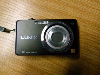 Panasonic LUMIX DMC FS10/DMC FH1 12.1 MP Digitalkamera   Schwarz