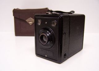 Alte Rollfilmkamera Kodak Box 620 in Ledertasche Analogkamera Rollfilm