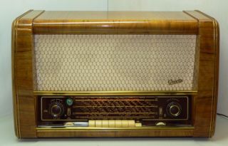Spitzen Super 176W Roehrenradio von 1953 komplett restauriert TOP 684