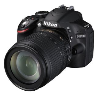 Nikon digitale Spiegelreflexkamera D 3200 + AF S DX 18 105 VR Neu