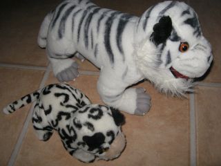 Weisse Plueschtiger Tiger Baby tigerbaby Plueschtier neuwertig