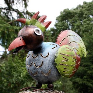 Vogel, Spatz, Drossel. Dekorative Skulptur für Haus und Garten