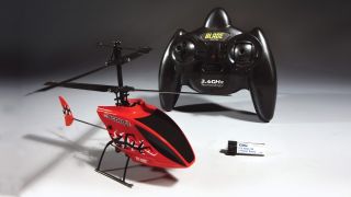 Hubschraubermodell 2.4 GHz Fernsteuerung mit integriertem Ladegerät