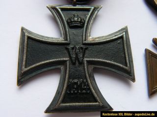 Eisernes Kreuz mit Punze ( V ? ) im Bandring . Frontkämpfer kreuz mit