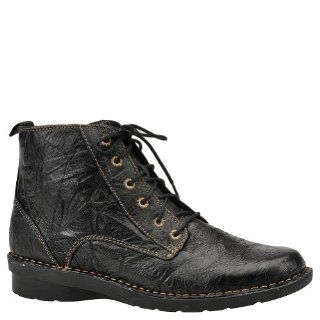 Clarks Womens Nikki North Boot: Shoes