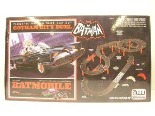 Batman Batmobile Gotham City Duel Slot Car Racing Set